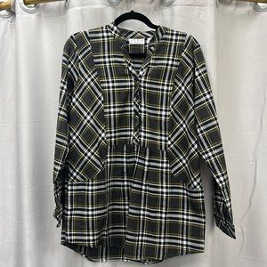 Joan Rivers Long Plaid Cotton Blouse Ladies size 6. With button rolled sleeves.